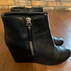 Kenneth Cole Black Bootie